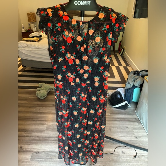 Zara embroidered floral dress with black slip liner - Picture 1 of 7